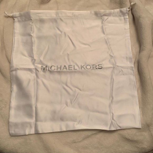 NWT Michael Kors Medium Leather Saddle Bag - Picture 6 of 16